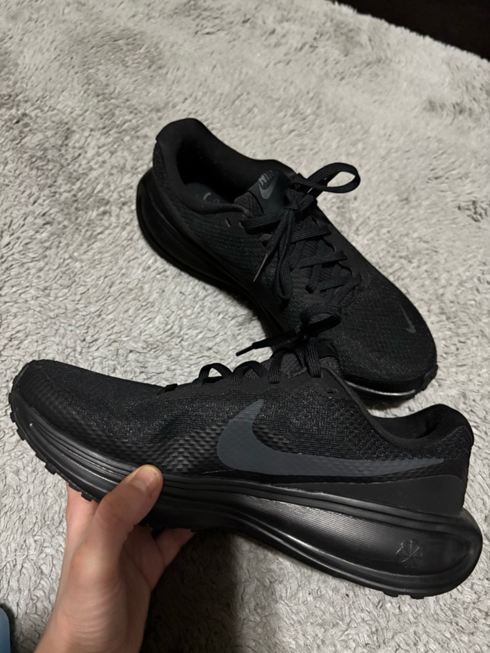 Nike All-Black Training Sneakers with Subtle Swoosh